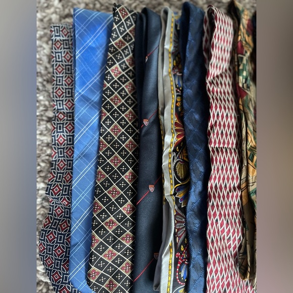 Assorted Dozen Of Silk Ties - Picture 2 of 7